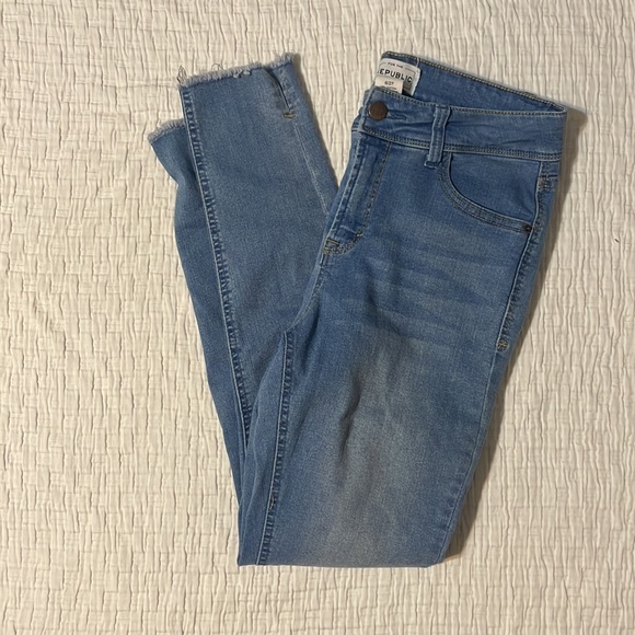 For the Republic Jeans - Picture 2 of 4